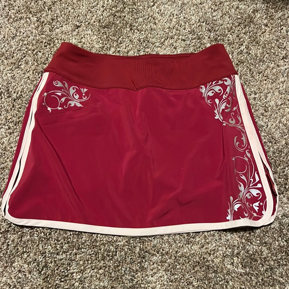 Burgundy small Athleta running skirt